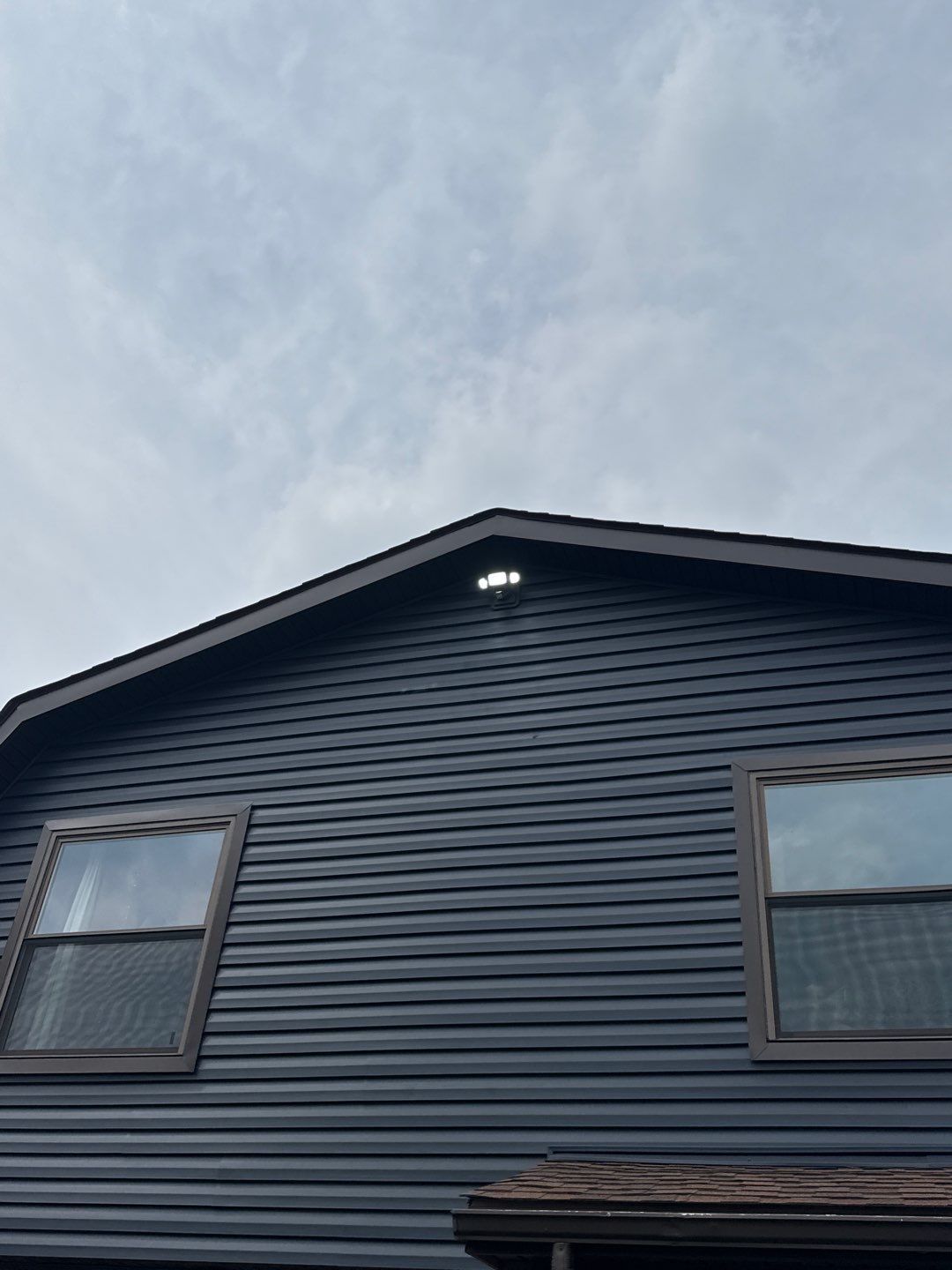 Siding Replacement using Alside Charter Oak D4.5" by 180 Contractors