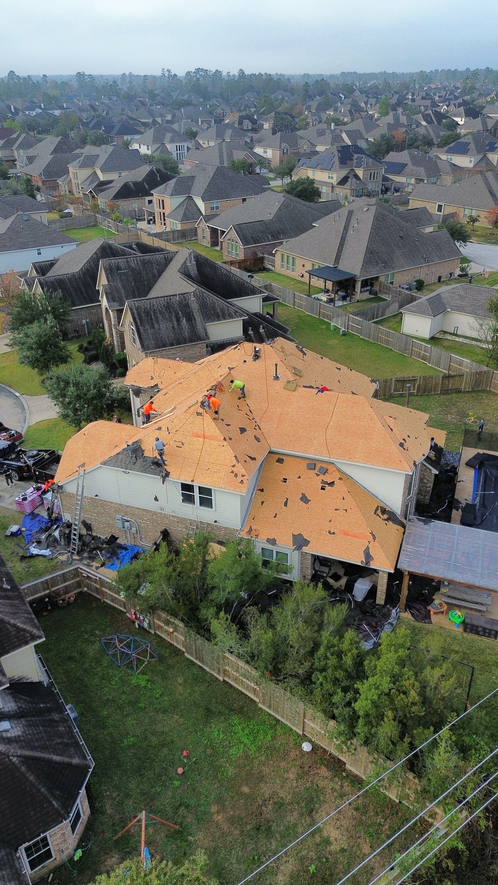 OC Duration Driftwood by HHH Roofing & Construction