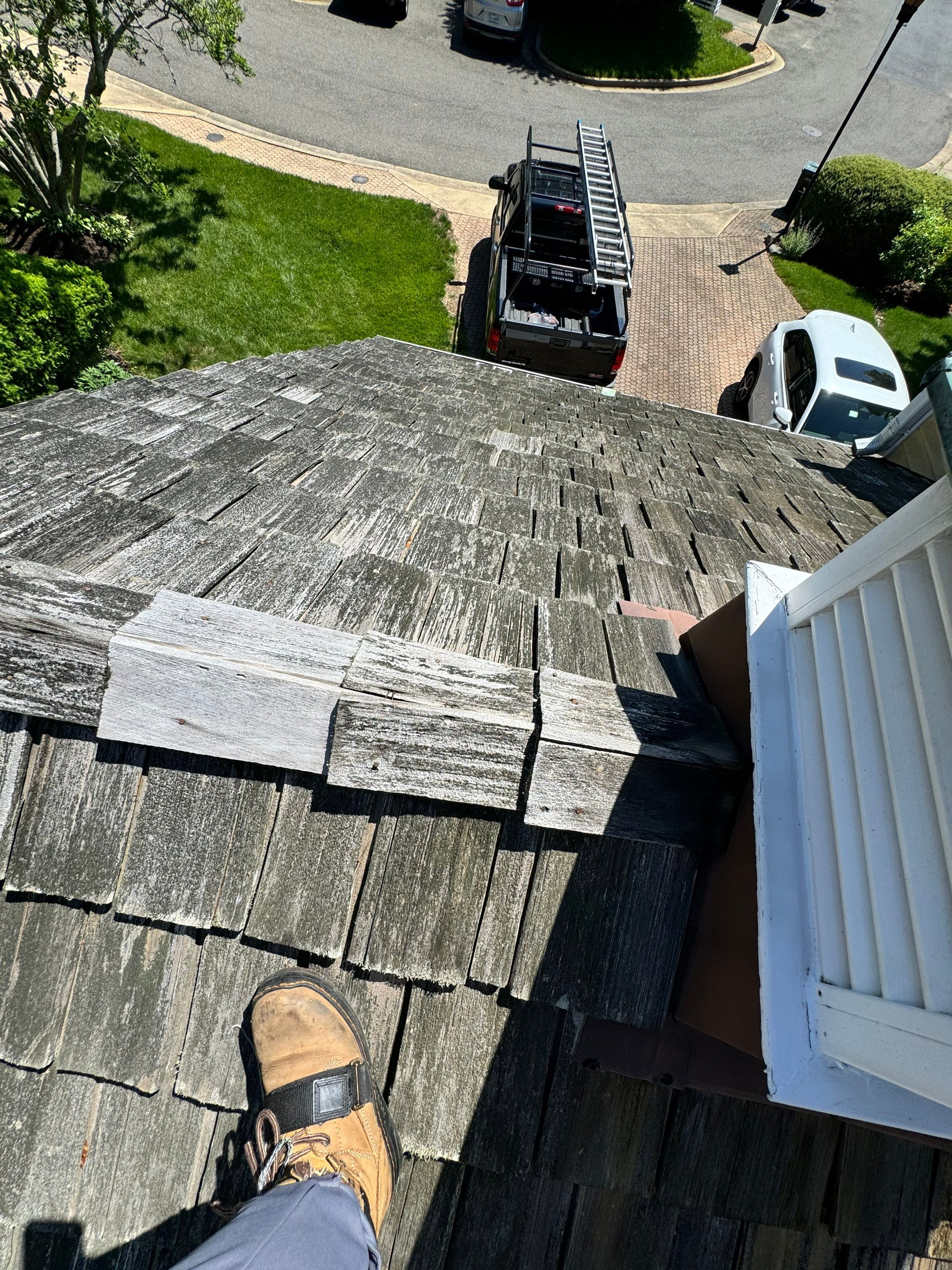 Arlington: CertainTeed Grand Manor Designer Shingles in Weathered Wood by RM Banning, Inc.