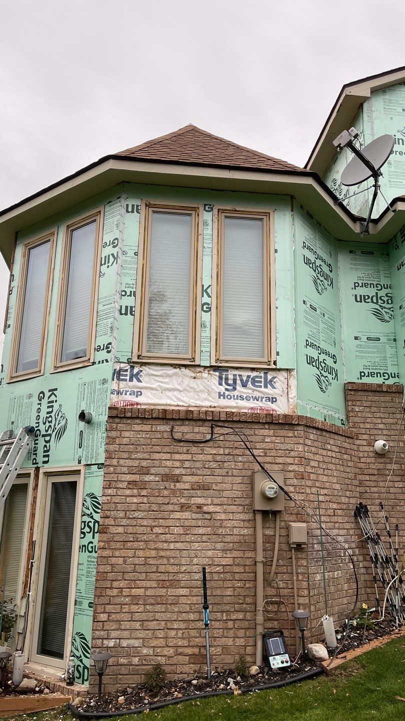 Siding Replacement using CertainTeed Restoration Classic D5 by 180 Contractors