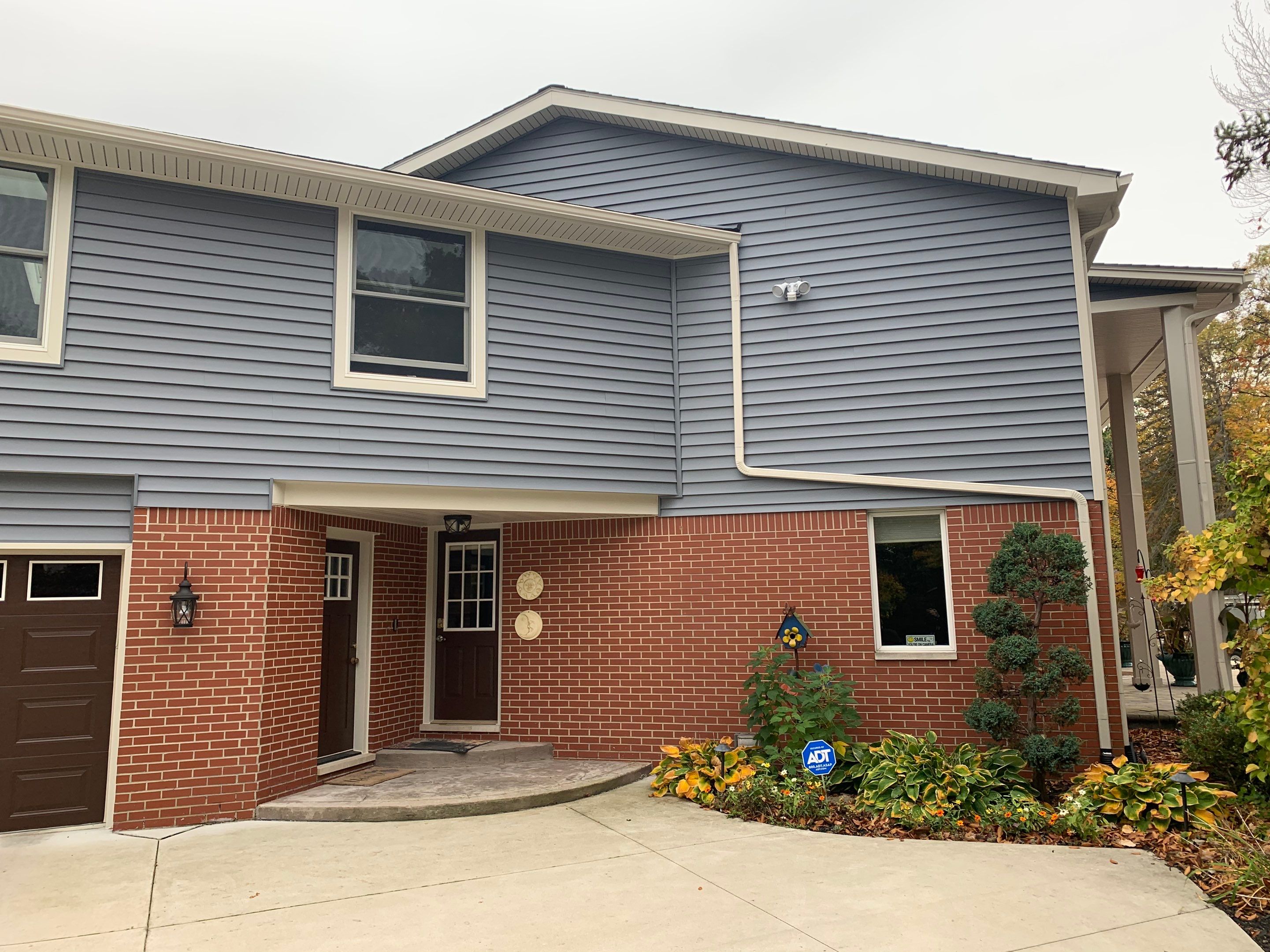 Vinyl Siding Replacement - Private Residence  by Bloomfield Construction & Restoration
