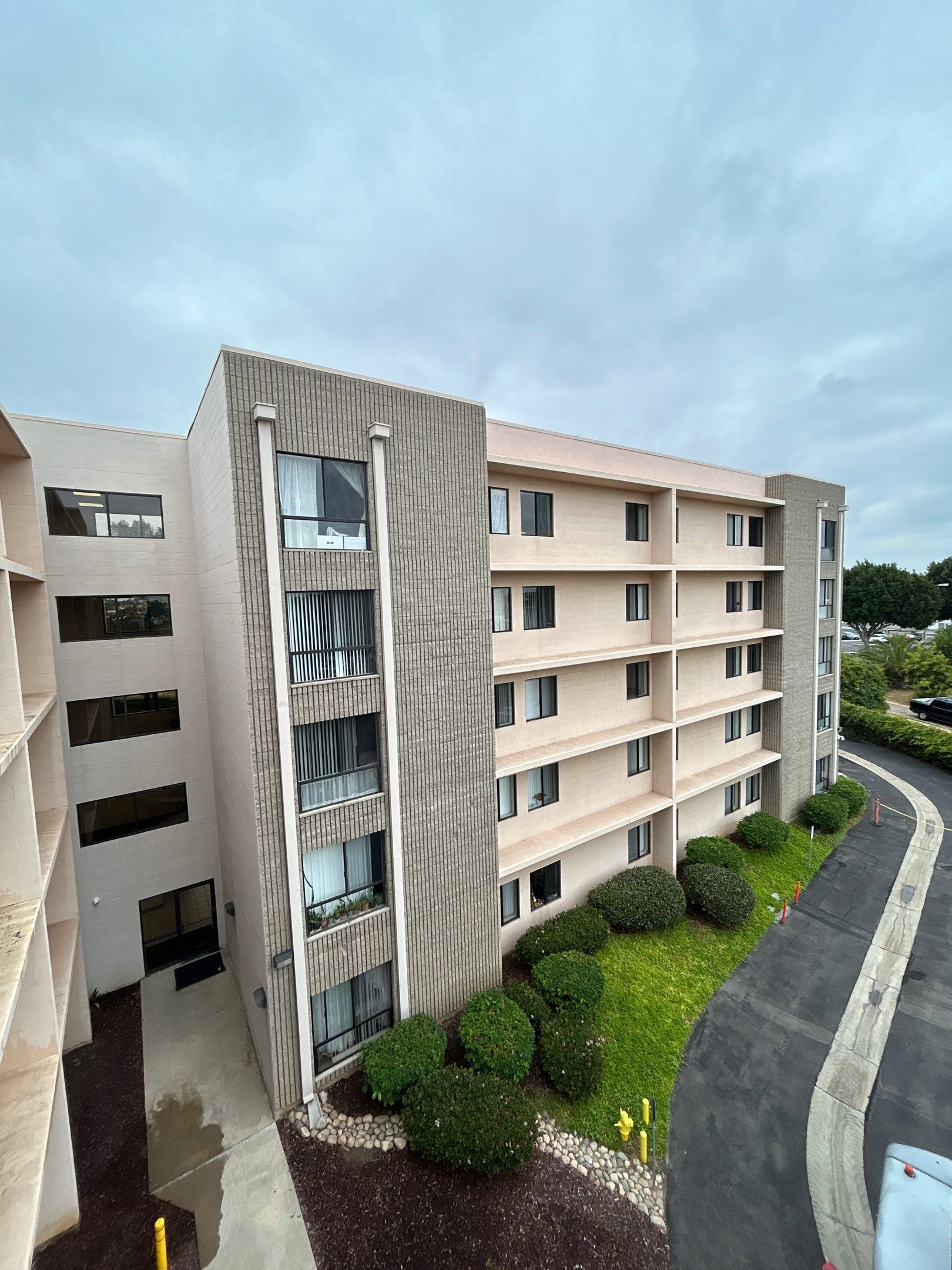 Commercial Exterior Windows cleaning by La Power Washing Inc