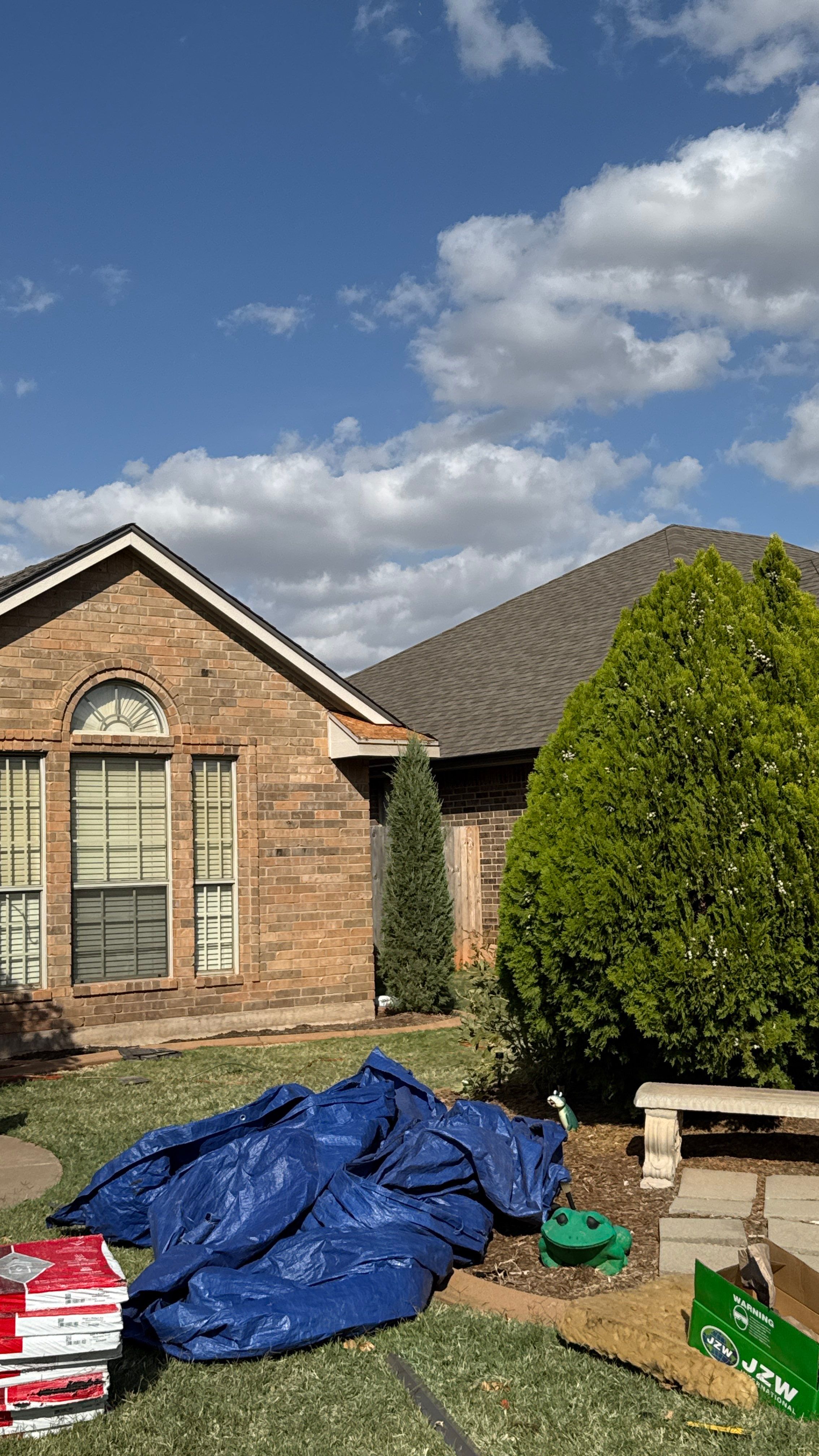 GAF - Weatherwood by Frontline Roofing and Construction