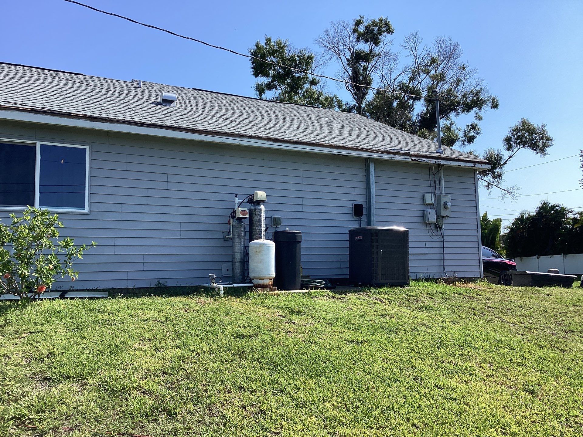 Aluminum Seamless Gutters using Splash Guard in Cape Coral FL by Gutter Professors