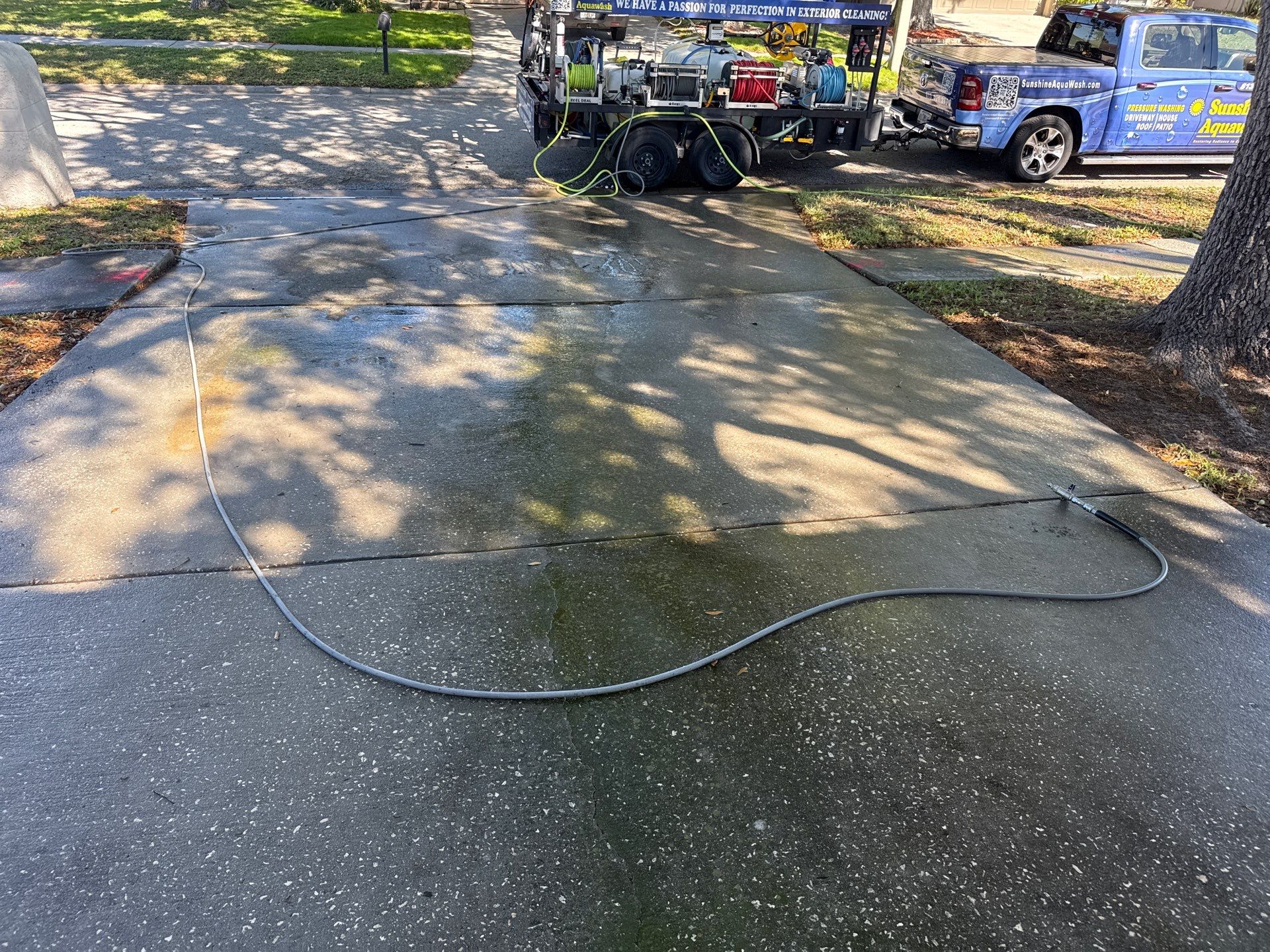 Concrete Driveway & Sidewalk Cleaning ā Peppermill IV at Providence Lakes, Brandon, FL by Sunshine AquaWash