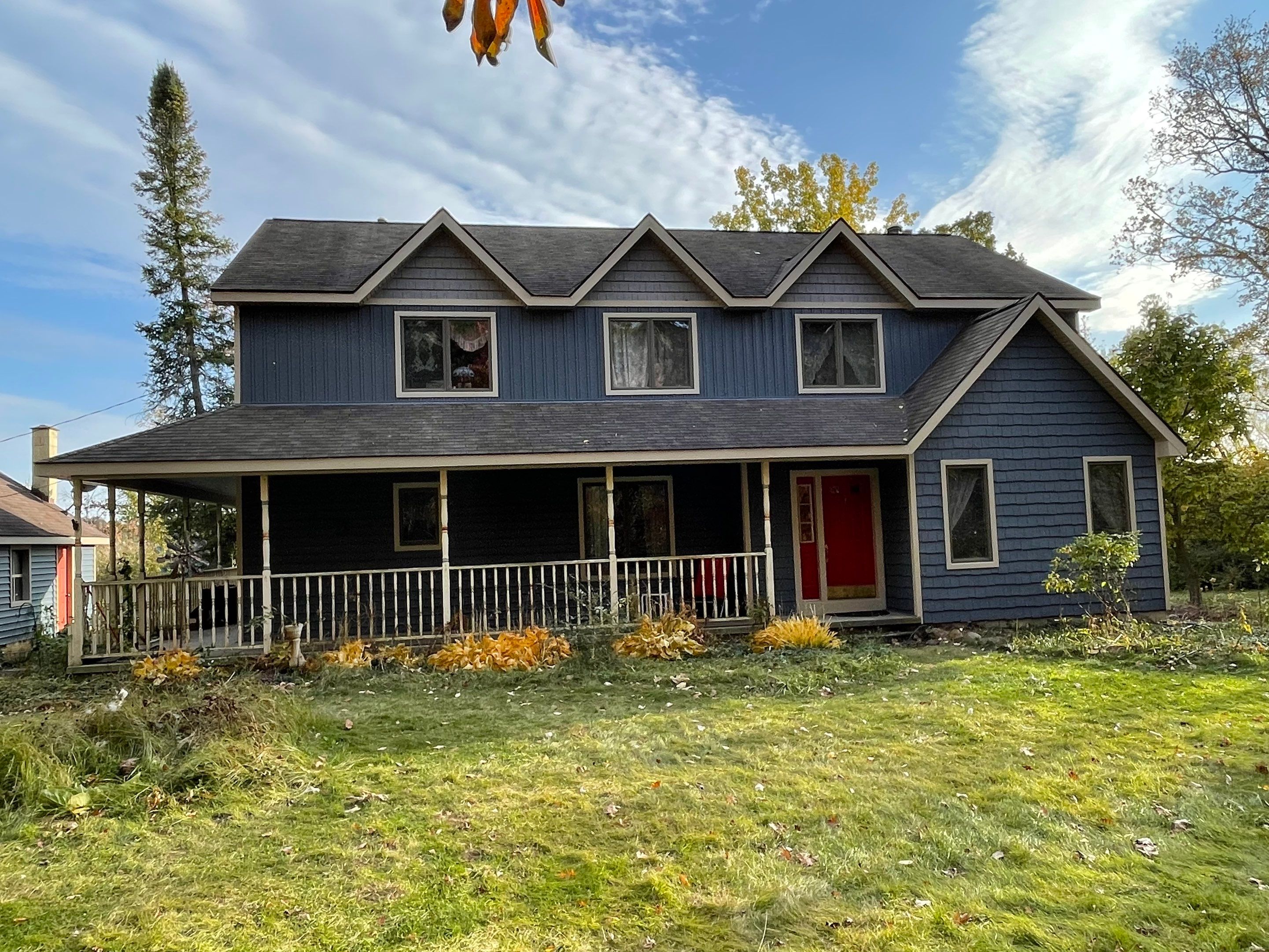 CertainTeed Monogram D5 Pacific Blue + Cedar Impression Shake Driftwood Blend & Pacific Blue + CertainTeed Board & Batten Pacific Blue by 180 Contractors