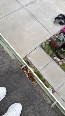 Turtle Shell gutter protection installation in Aurora, IL 60506, photograph 13