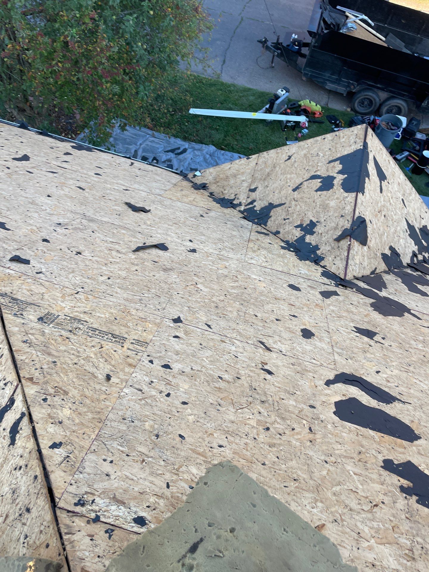 Residential Roofing Installation using GAF Timberline HDZ Charcoal by Rainstoppers Roofing