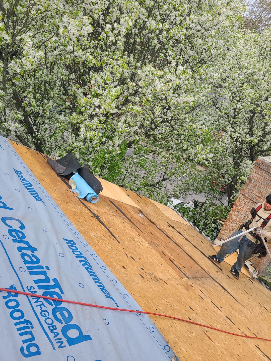 Springfield: Residential Roof Replacement with CertainTeed Landmark Pro in Max Def Red Oak by RM Banning, Inc.