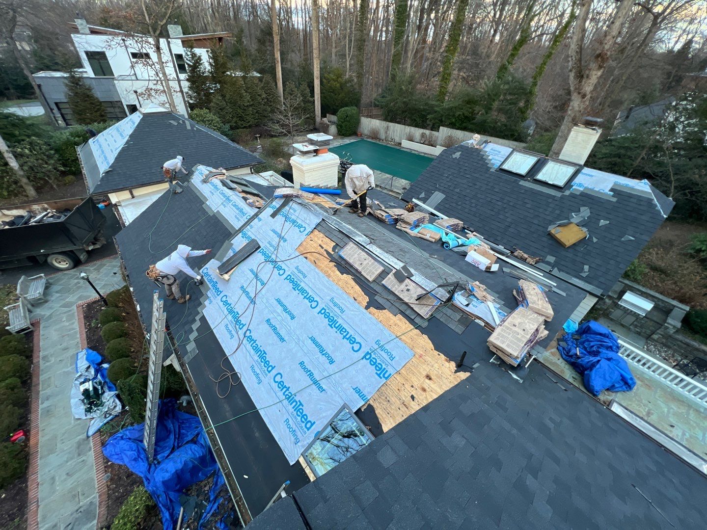 McLean: Certainteed Landmark Pro Designer Shingles in Max Def Charcoal Black by RM Banning, Inc.