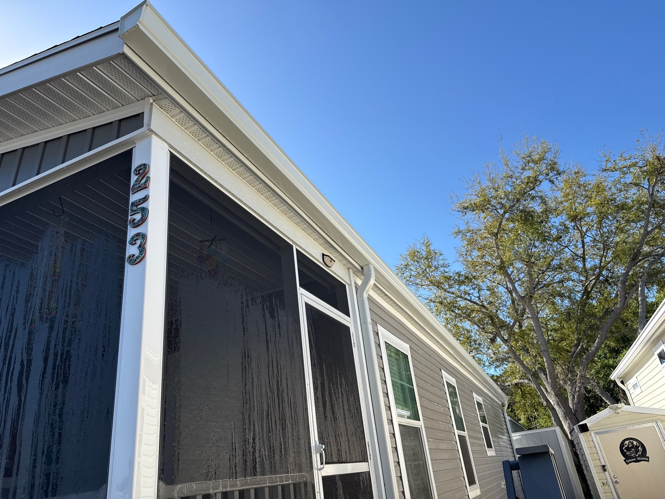 On-the-Spot Mobile Home House Wash in Terra Ceia, FL | Fisherman’s Cove RV Resort by Sunshine AquaWash