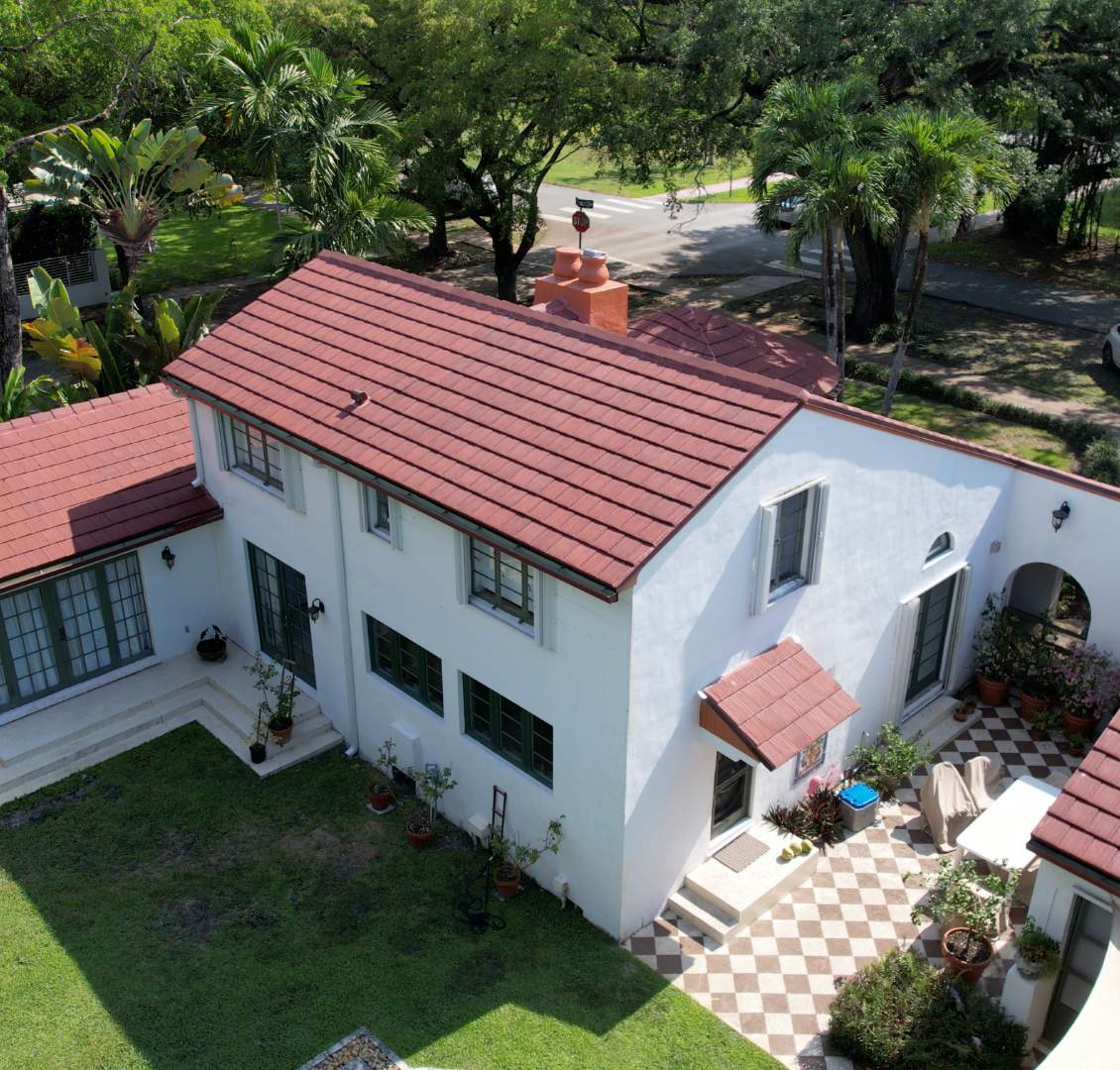 Ludowici - LudoShake - Burgundy by Istueta Roofing