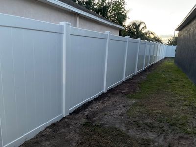 Riverview, FL 6ft. Tall White Vinyl Privacy Fence