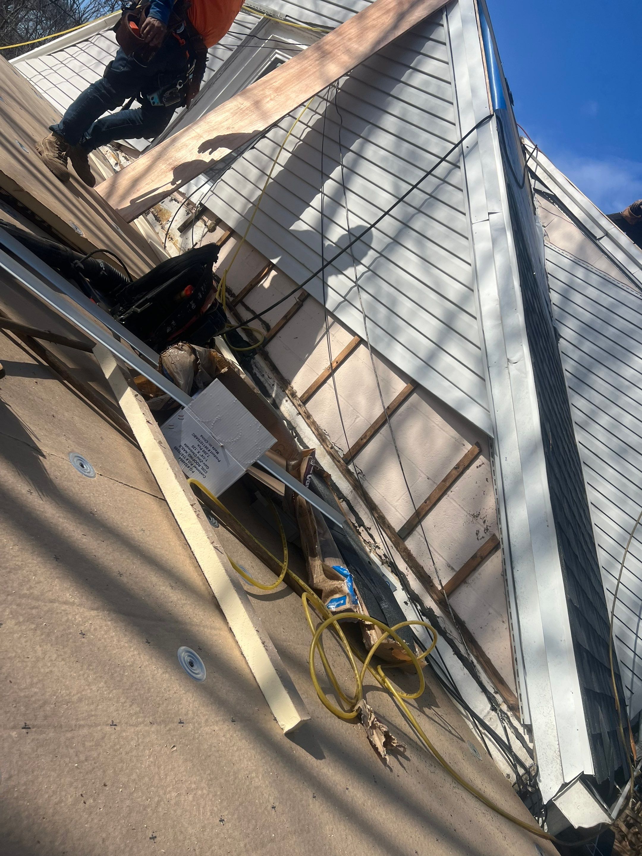 Alexandria: Residential Roof Replacement with CertainTeed Landmark Pro in Max Def Moire Black by RM Banning, Inc.