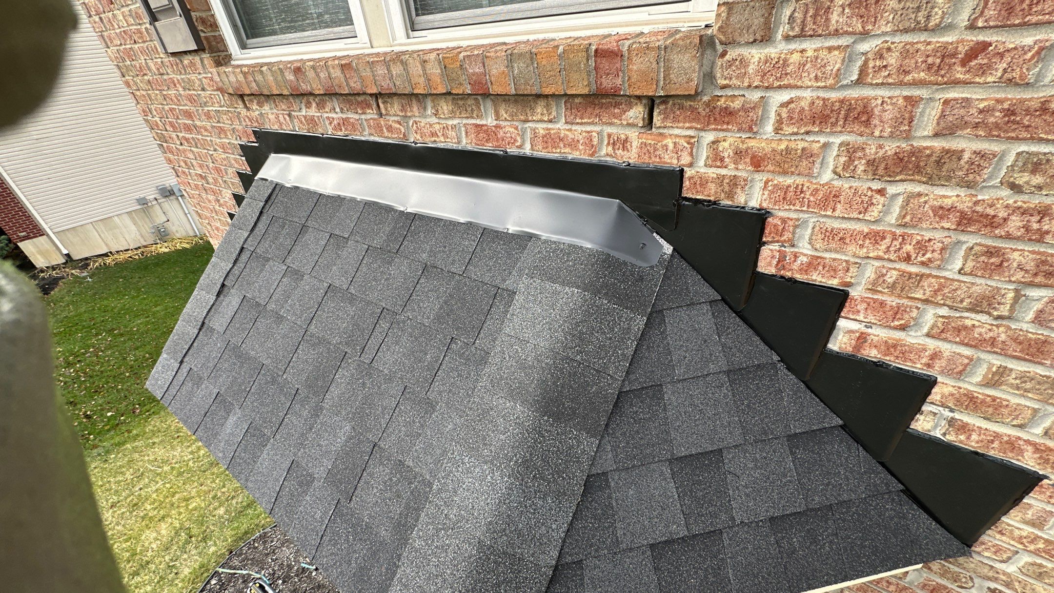 Liberty Township - Pristine Black by Tamlin Roofing