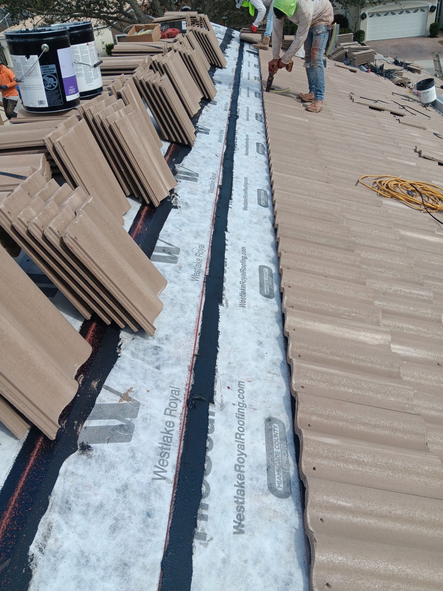 Tile Roof Replacement in Boca Raton – Expert Craftsmanship & Fast Turnaround by Aastro Roofing