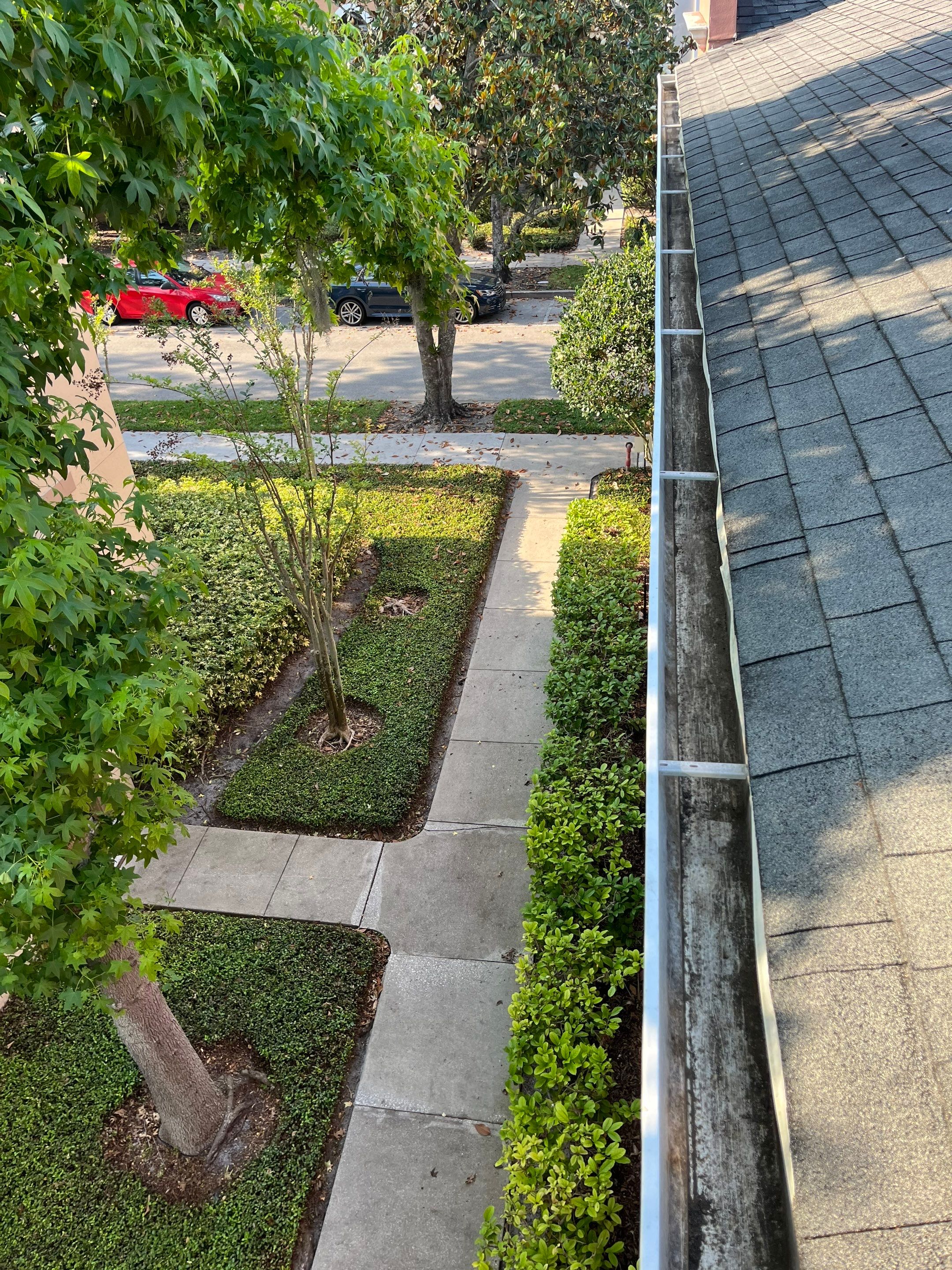 Commercial gutter cleaning Orlando, FL after photo with clean gutters