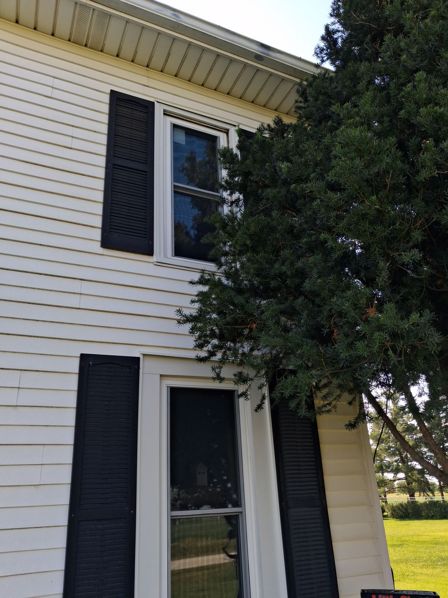 A Fresh Look with Midway Hawthorn Series Windows by United Windows and Siding LLC