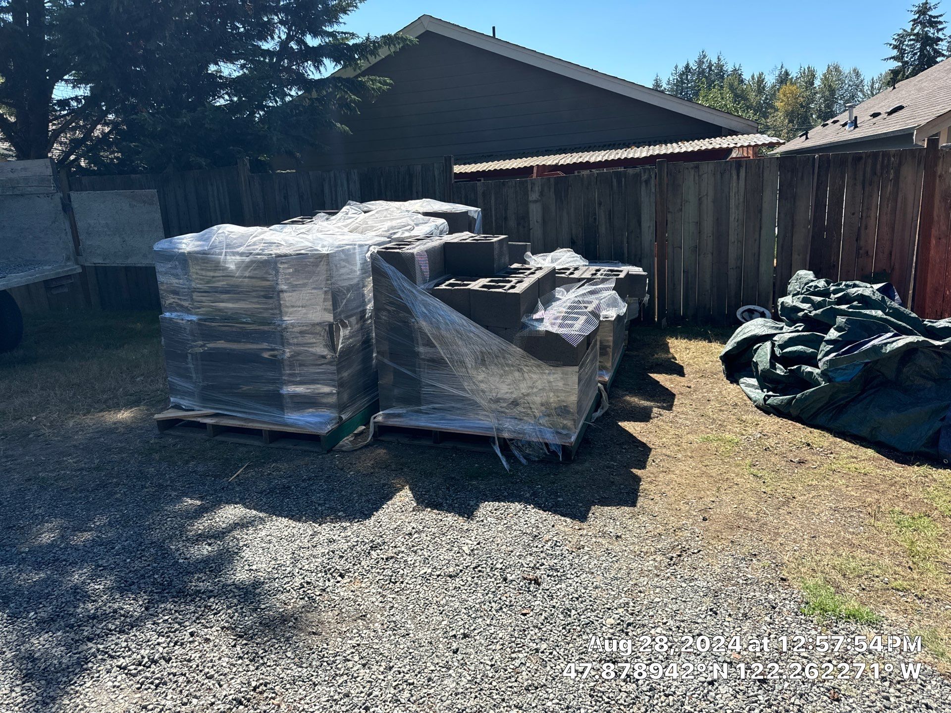 Jireh Outdoor Projects | Retaining Wall & Fence Build by Jireh Asphalt & Concrete Inc 