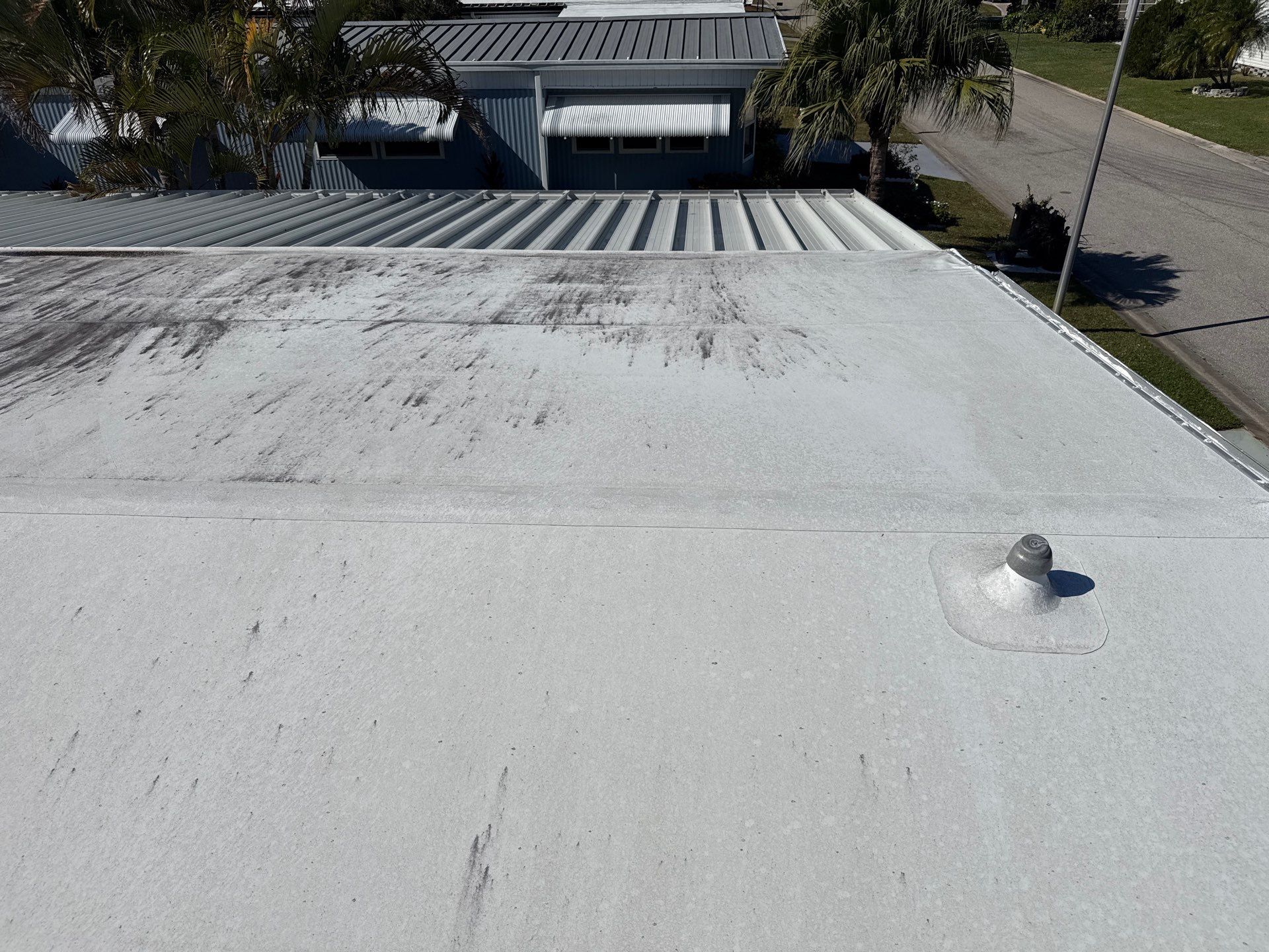 π TPO Roof Looking Like New Again! by Sunshine AquaWash
