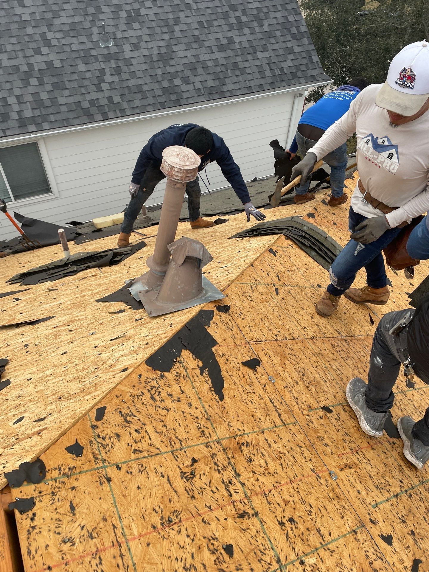 Residential Roofing Installation using Owen's Corning Duration (Lifetime) Shingles by Roof Repair Company