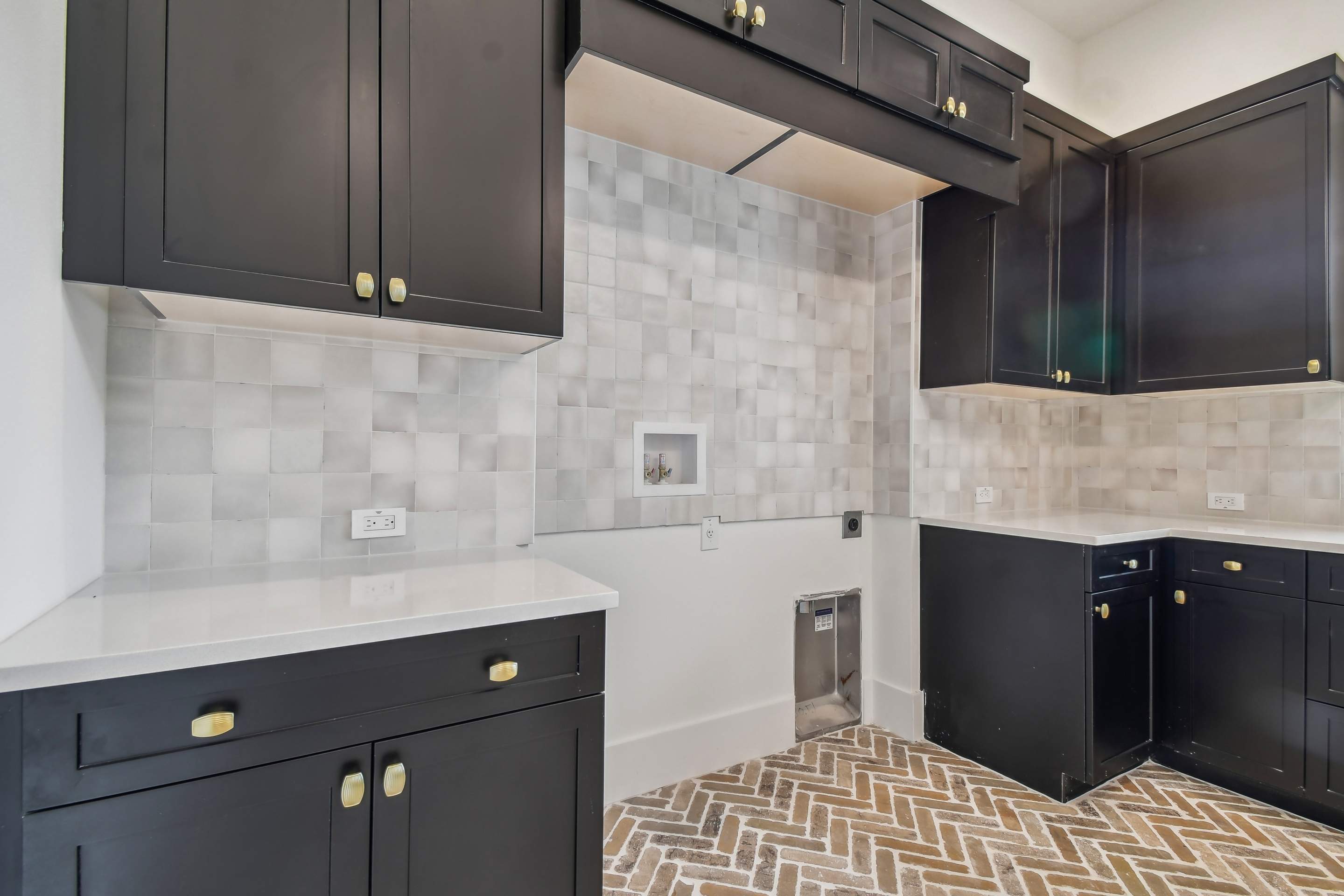 Custom Kingston by Lyons Heritage Tampa, LLC