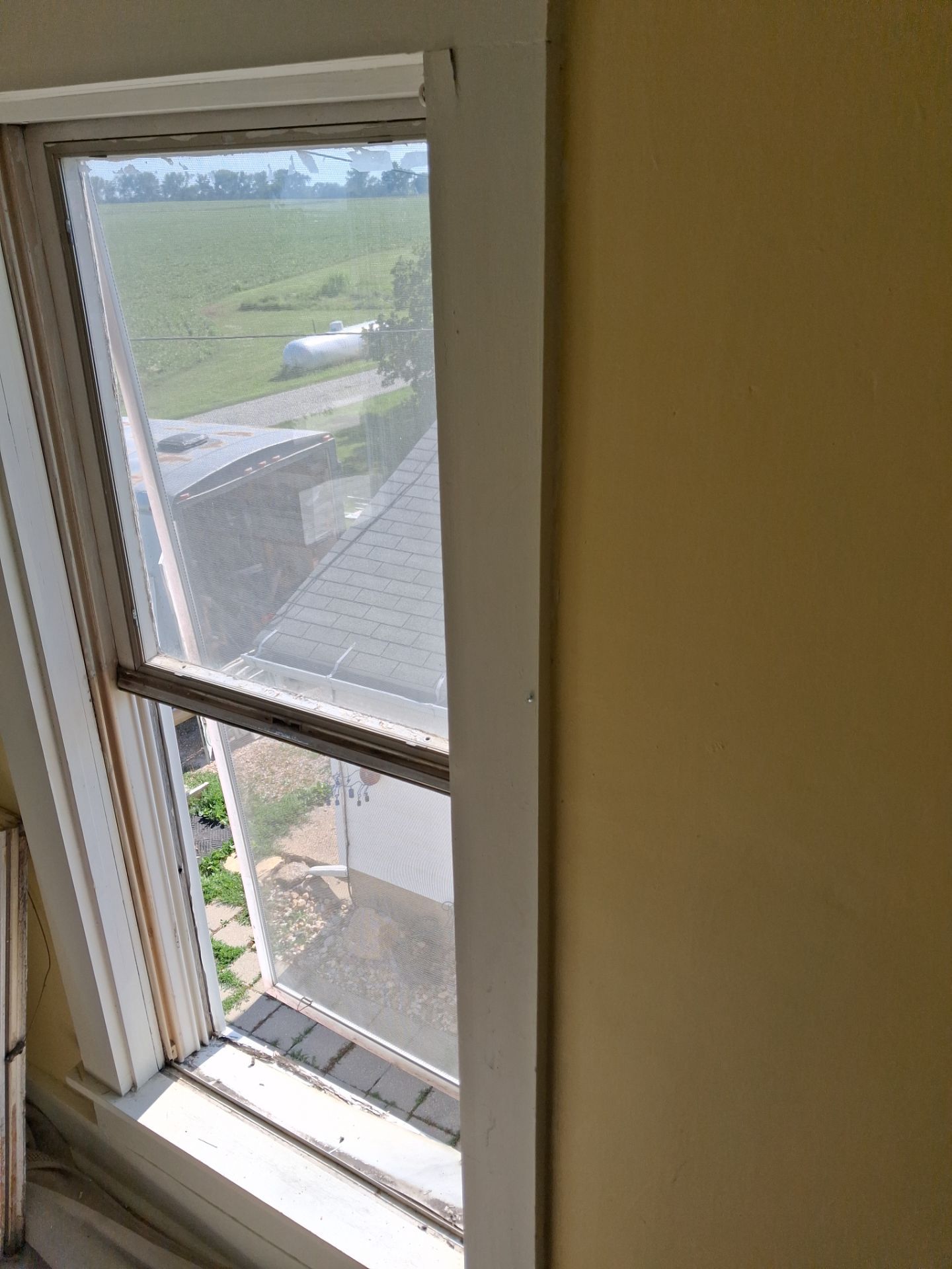 A Fresh Look with Midway Hawthorn Series Windows by United Windows and Siding LLC