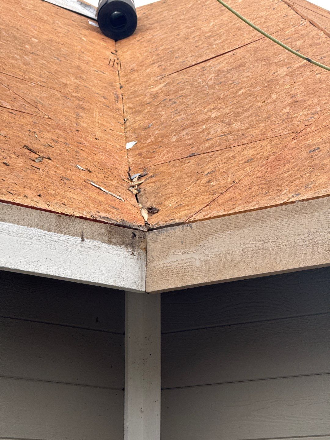 New shingles and gutters using GAF Timberline HDZ shingles and aluminum gutter by Straight Edge Roofing Inc