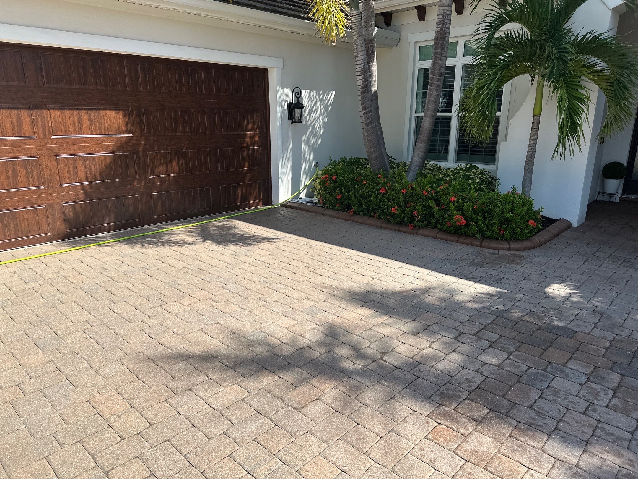 Paver Patio/Lanai & Driveway Cleaning in Winding River, Bradenton, FL | Sunshine AquaWash by Sunshine AquaWash