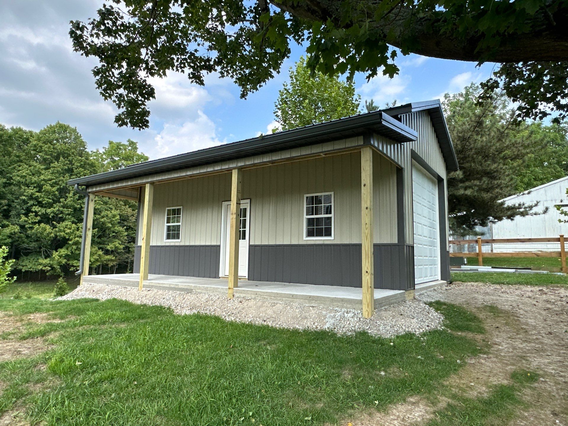 The Barn Builders featured photo.