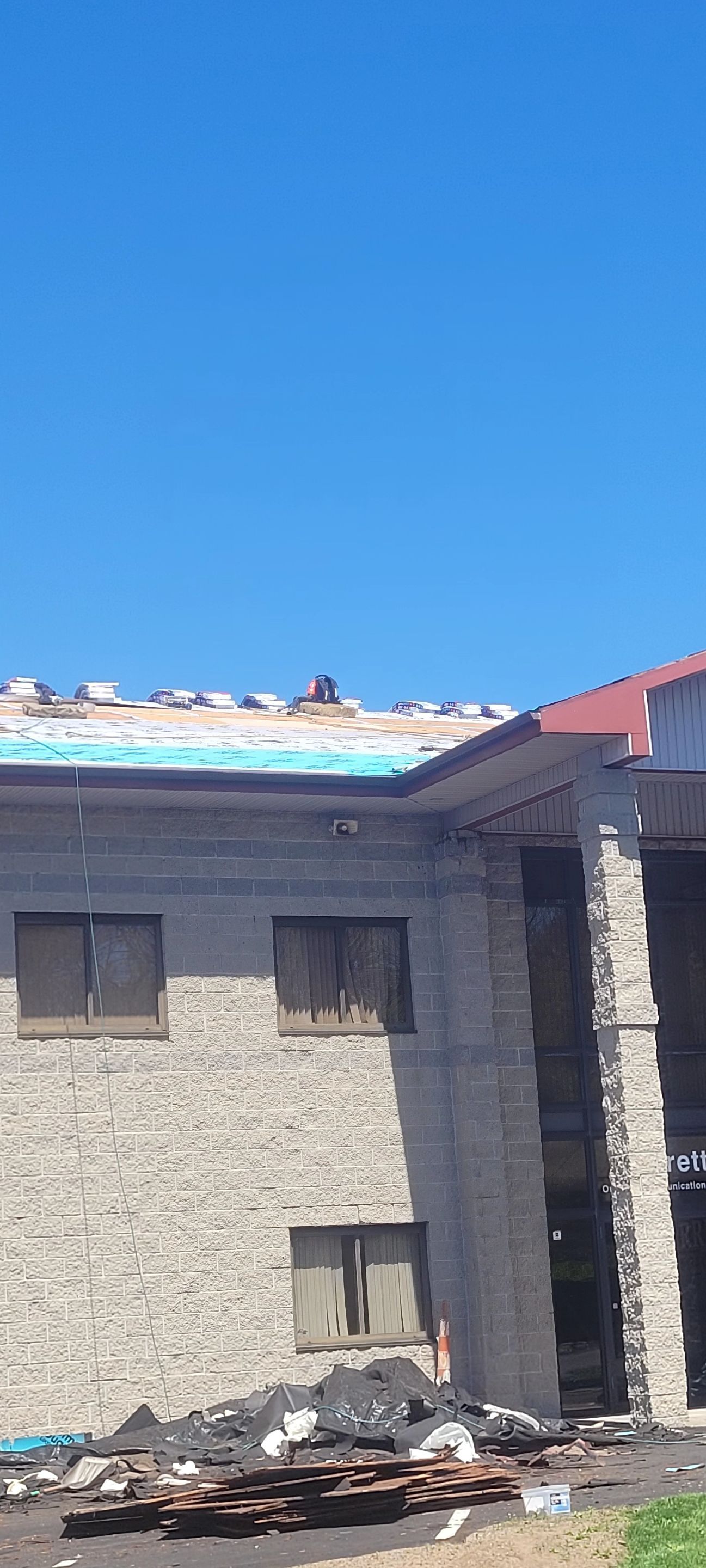 Gorgeously installed asphalt shingled roof by DiGiorgi Roofing and Siding Inc