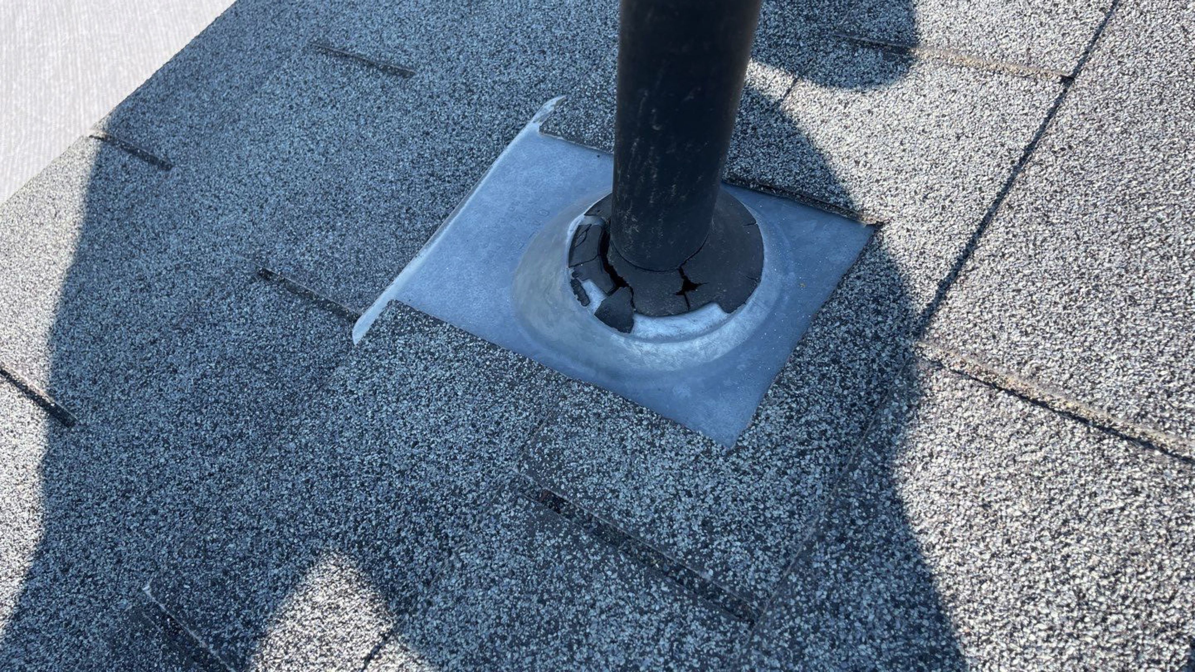 Nampa bungalow gets residential roofing using Owens Corning Oakridge in Teak  by ID Roofing LLC