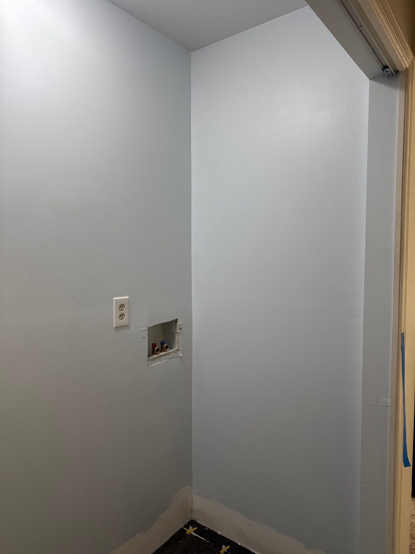 LAUNDRY AND HALLWAY REMODELING using Sherwin Williams  by La Bendicion Contruction Llc