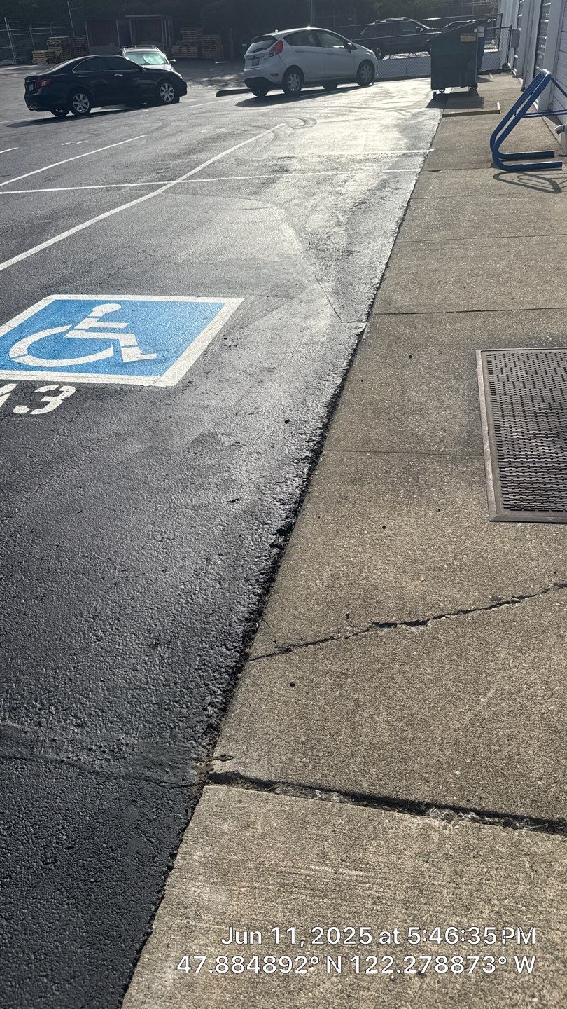 Commercial Sealcoat & Asphalt Patch Repair | Lynnwood  by Jireh Asphalt & Concrete Inc 