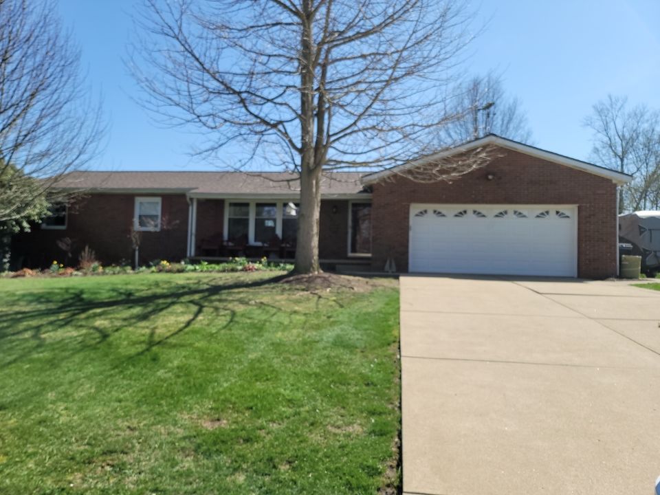 Brand: Atlas Pinnacle Color: Pristine Scotchgard Copper Canyon Drip: Musket Brown by Eagle Eye Roofing