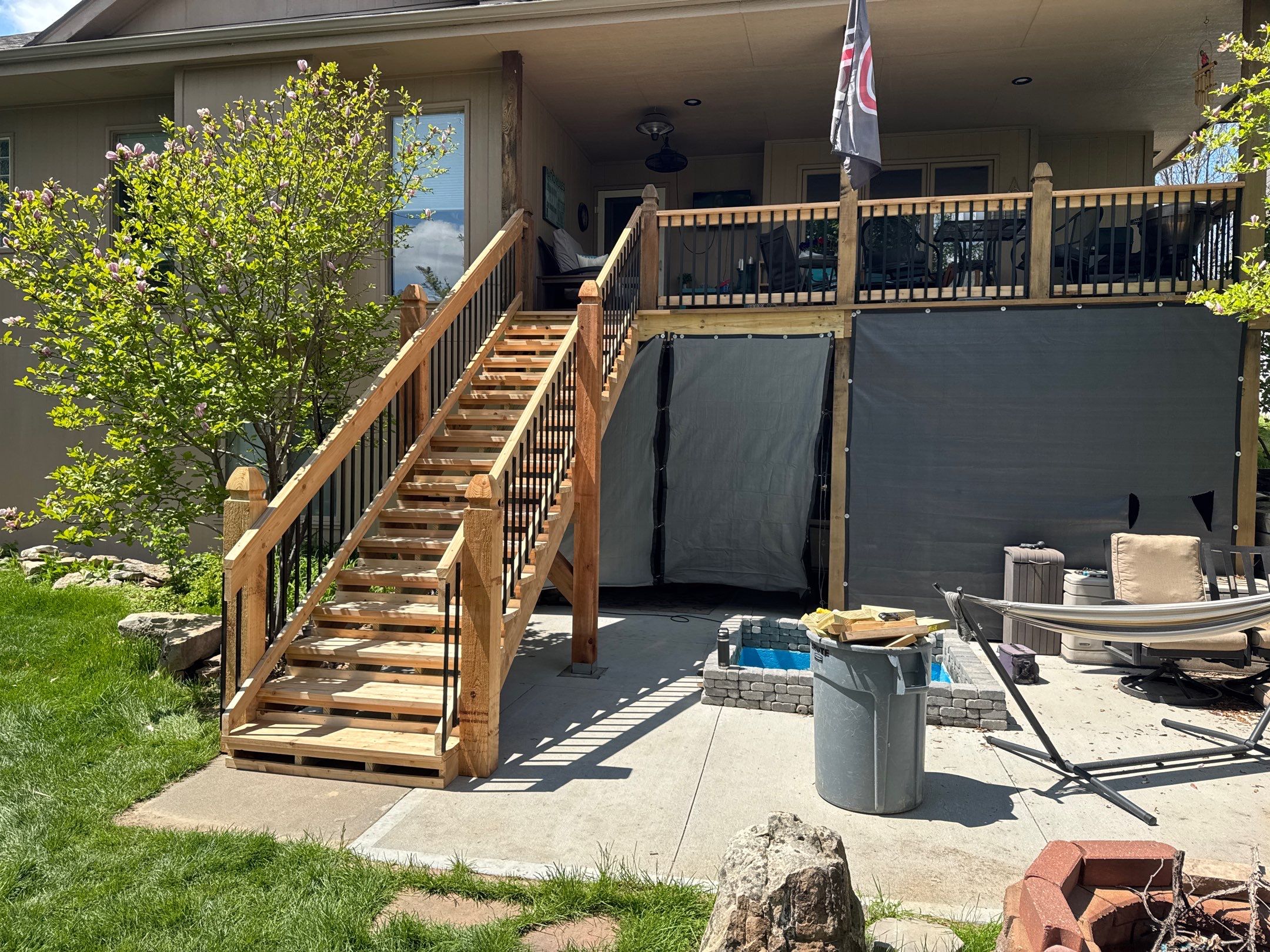 Cedar staircase by EAGLE EYE ENTERPRISES
