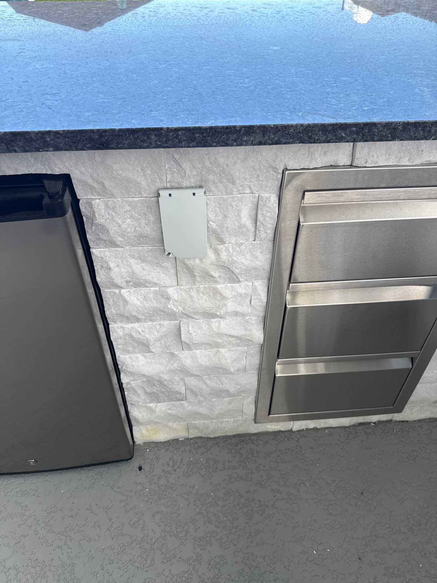 Patio and Summer Kitchen in Texas city by SophAlx LLC