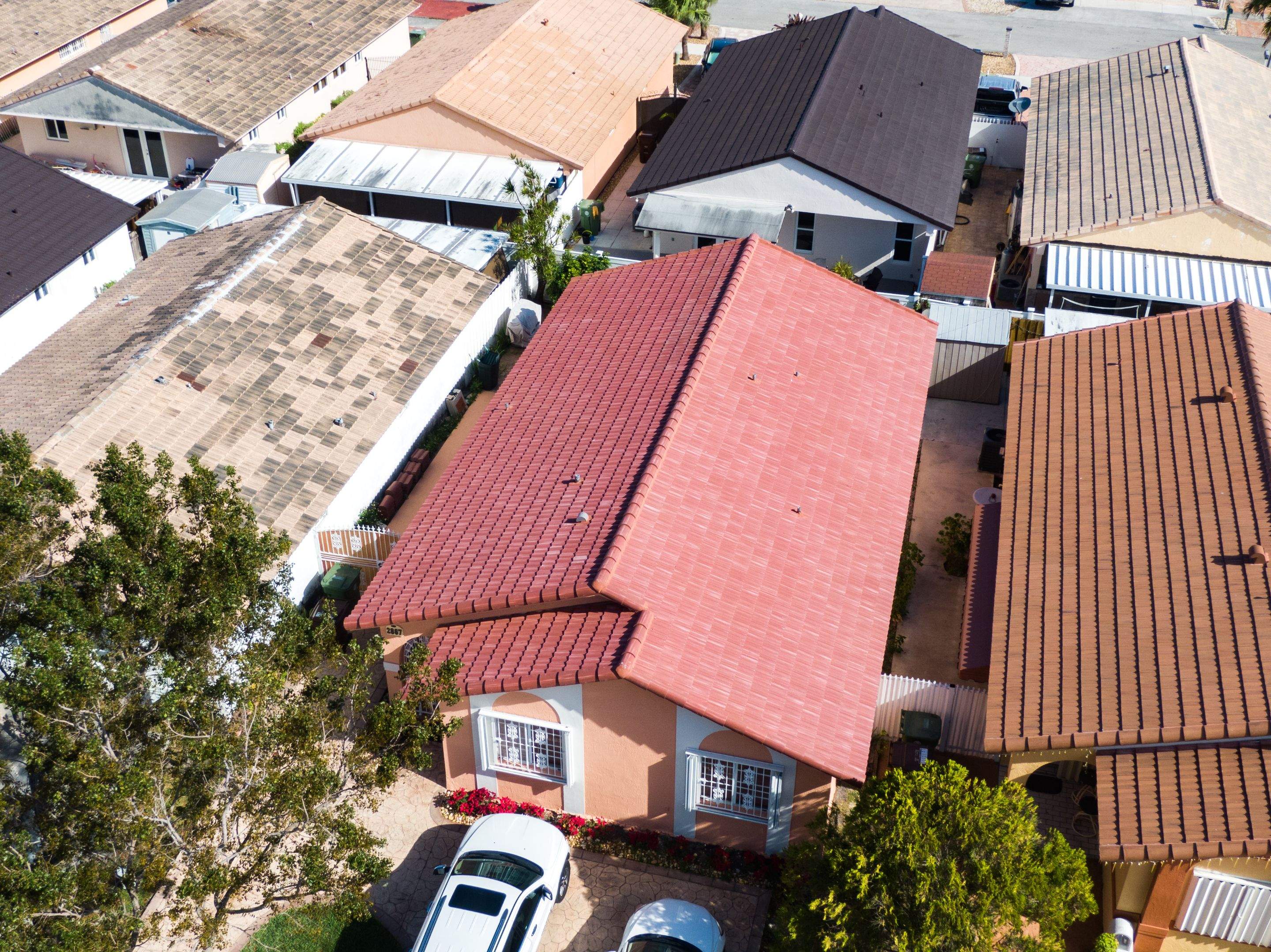 Crown - Tuscany - Smoked Fireclay by Istueta Roofing