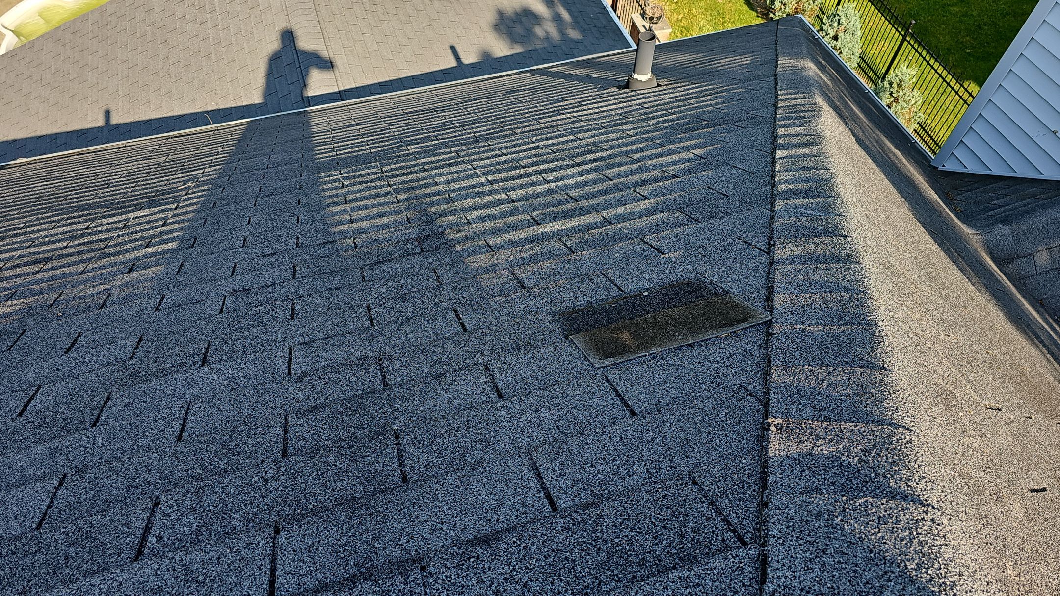 ATLAS PINNACLE COLOR: HEARTHSTONE by Eagle Eye Roofing