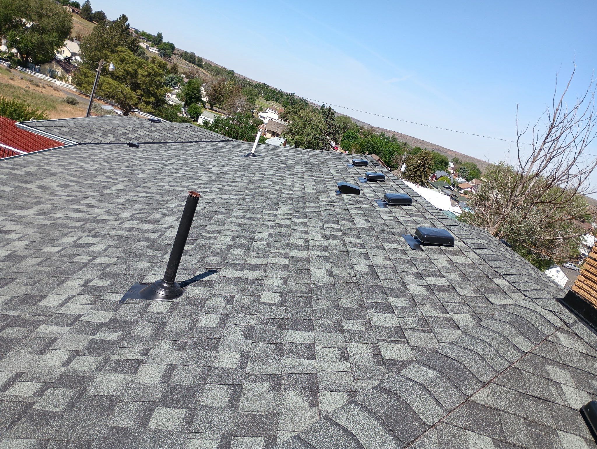 Residential Roof Installation Featuring CertainTeed Landmark Pro Shingles in E 5th Ave Odessa, WA 99159 The Alpine Premium System - 5-Star PREMIER SureStart PLUS Coverage - Certainteed Landmark® PRO Shingle - Max Def Granite Gray by Alpine Roofing