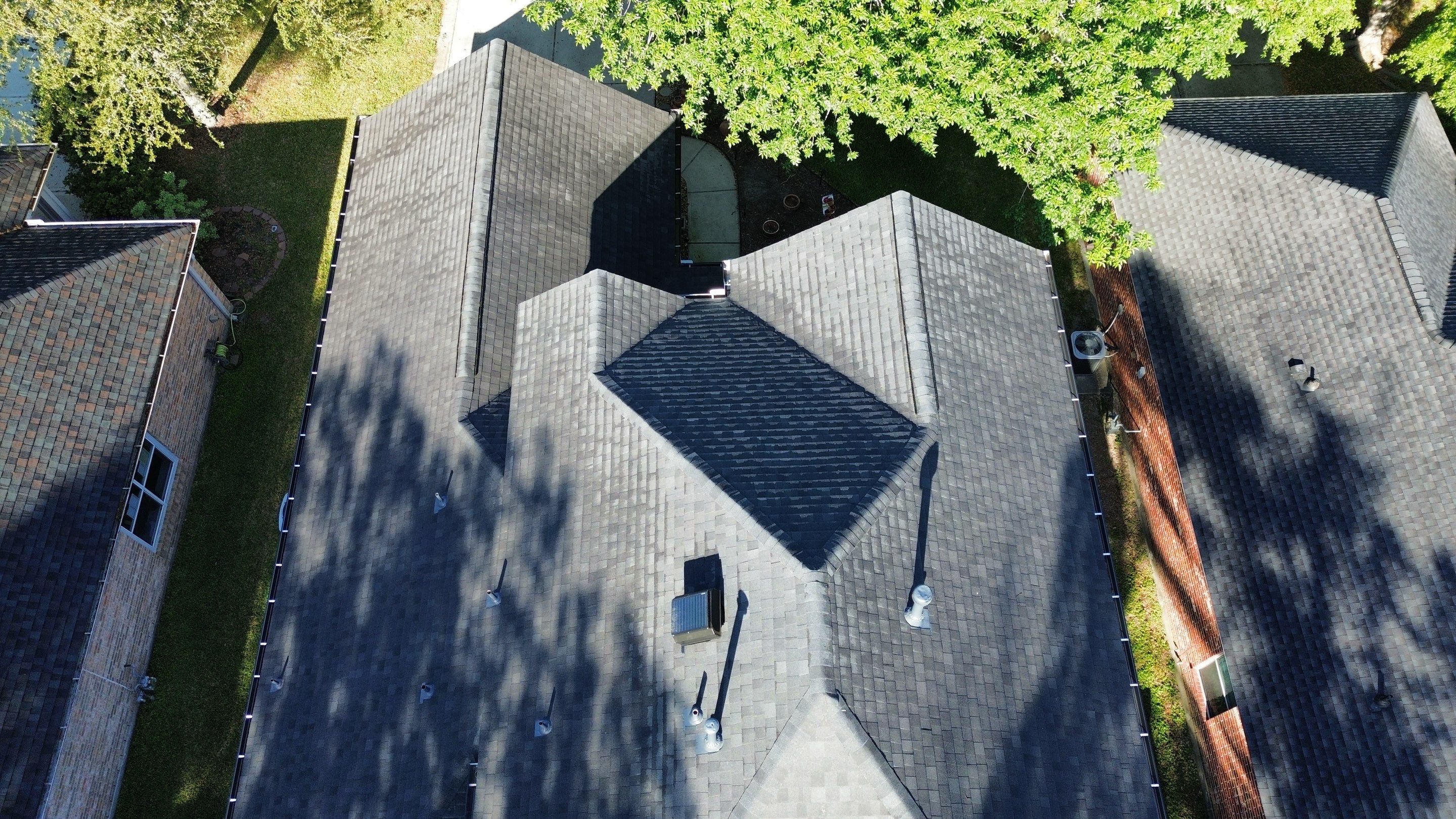 Kingwood Roof Installation using Atlas Pinnacle Pristine by Modern BYLT Roofing & Construction