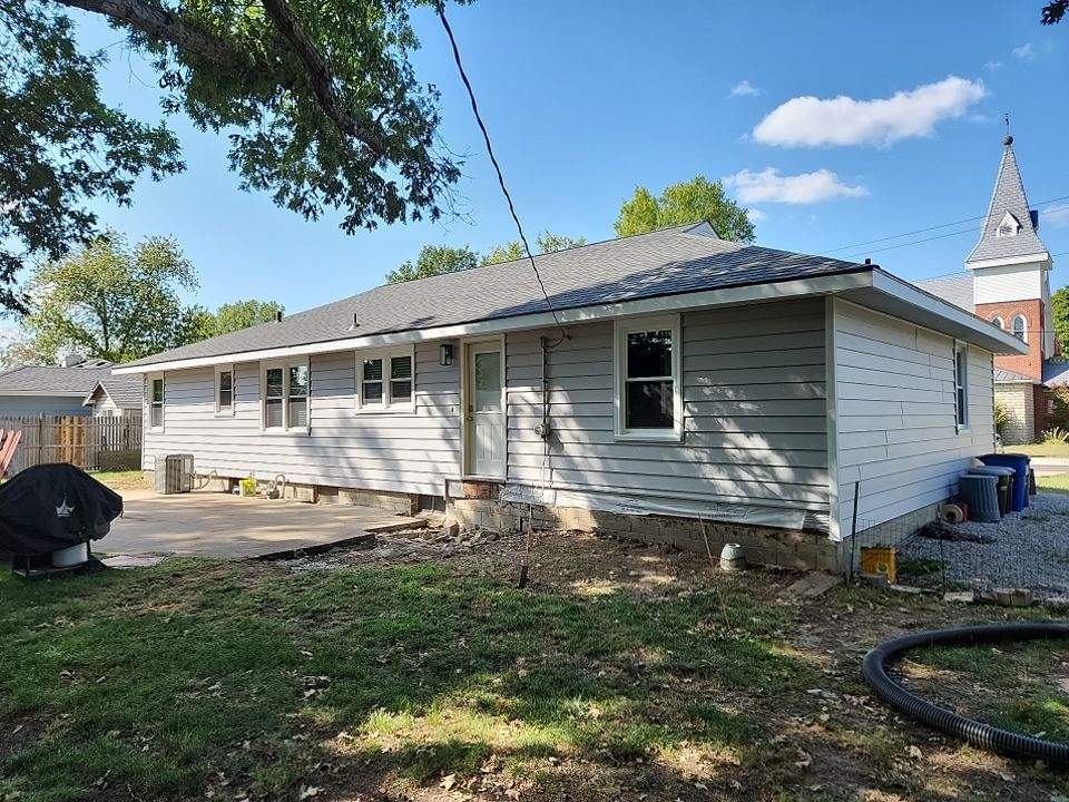 Siding Installation using Driftwood Craneboard D7 by EEC Windows, Siding & Roofing