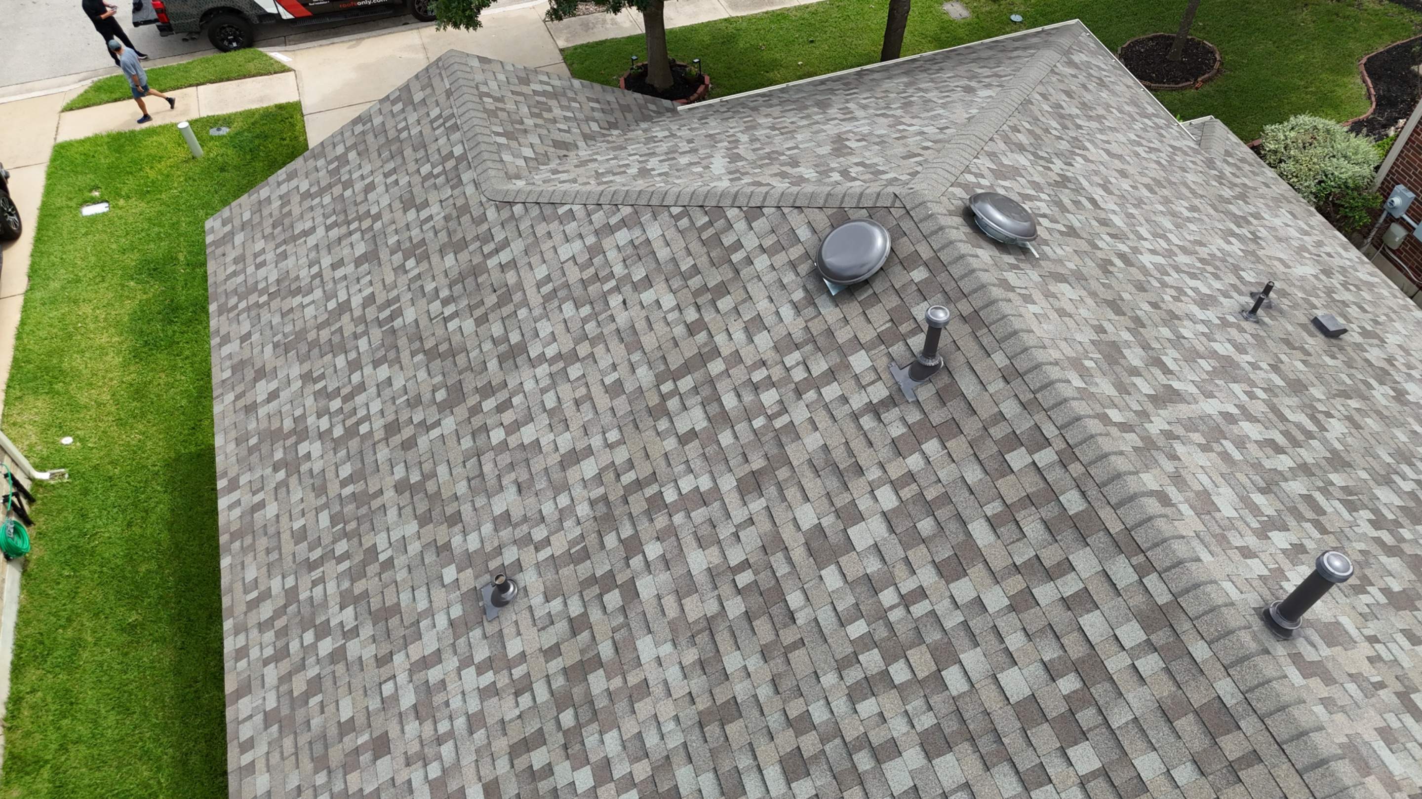 Driftwood - Owens Corning TruDefinition Duration by RoofsOnly.com