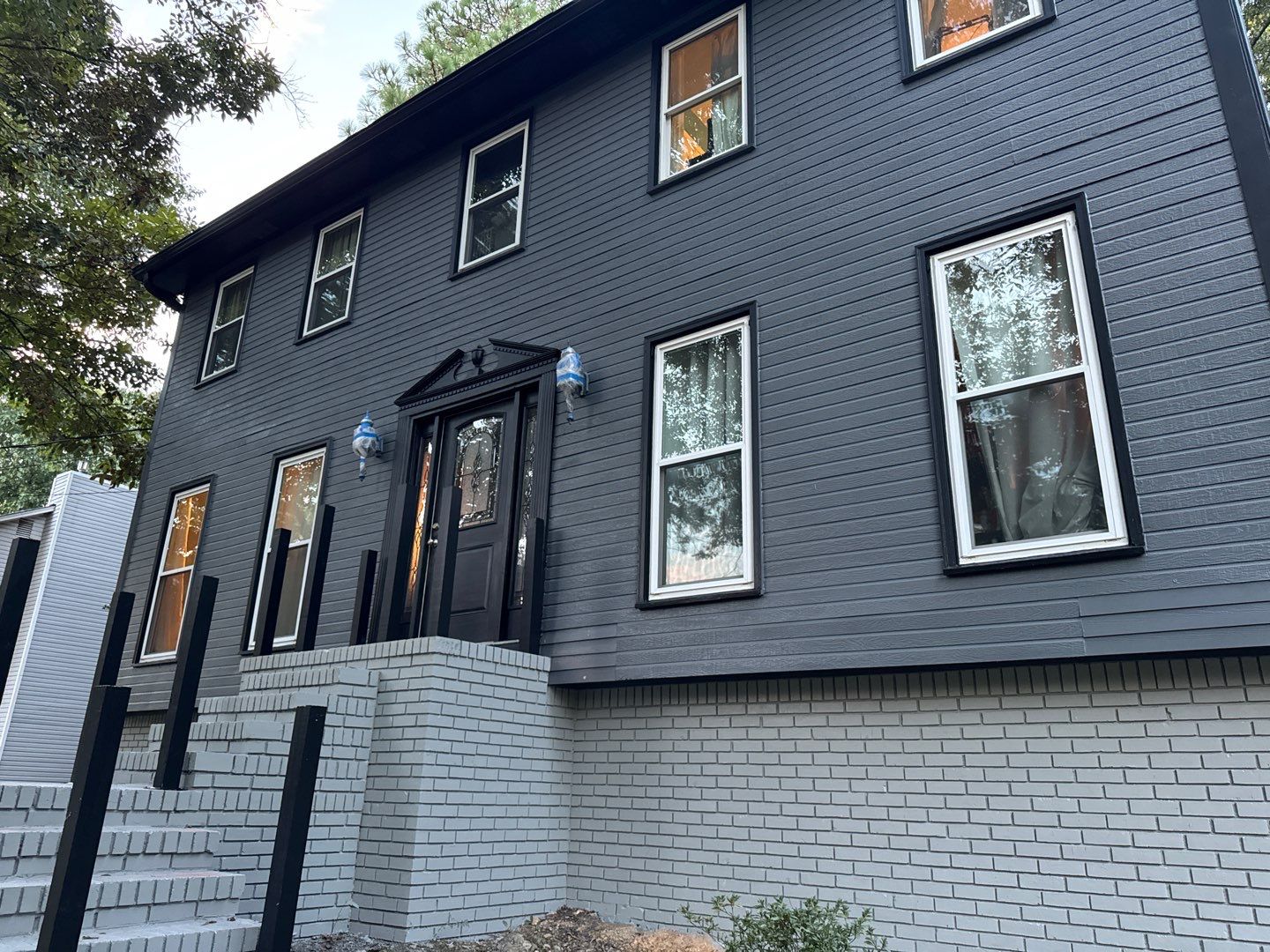 Chandabrook - Exterior by Pillar and Pine