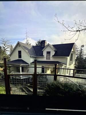 Residential Gutter Cleaning Estimate in Bainbridge Island, WA