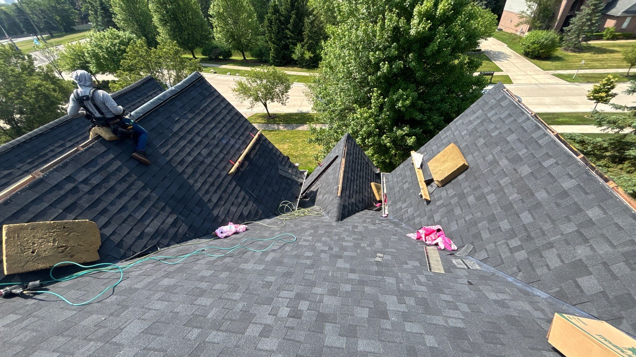Roof Replacement using Owens Corning Onyx Black by 180 Contractors