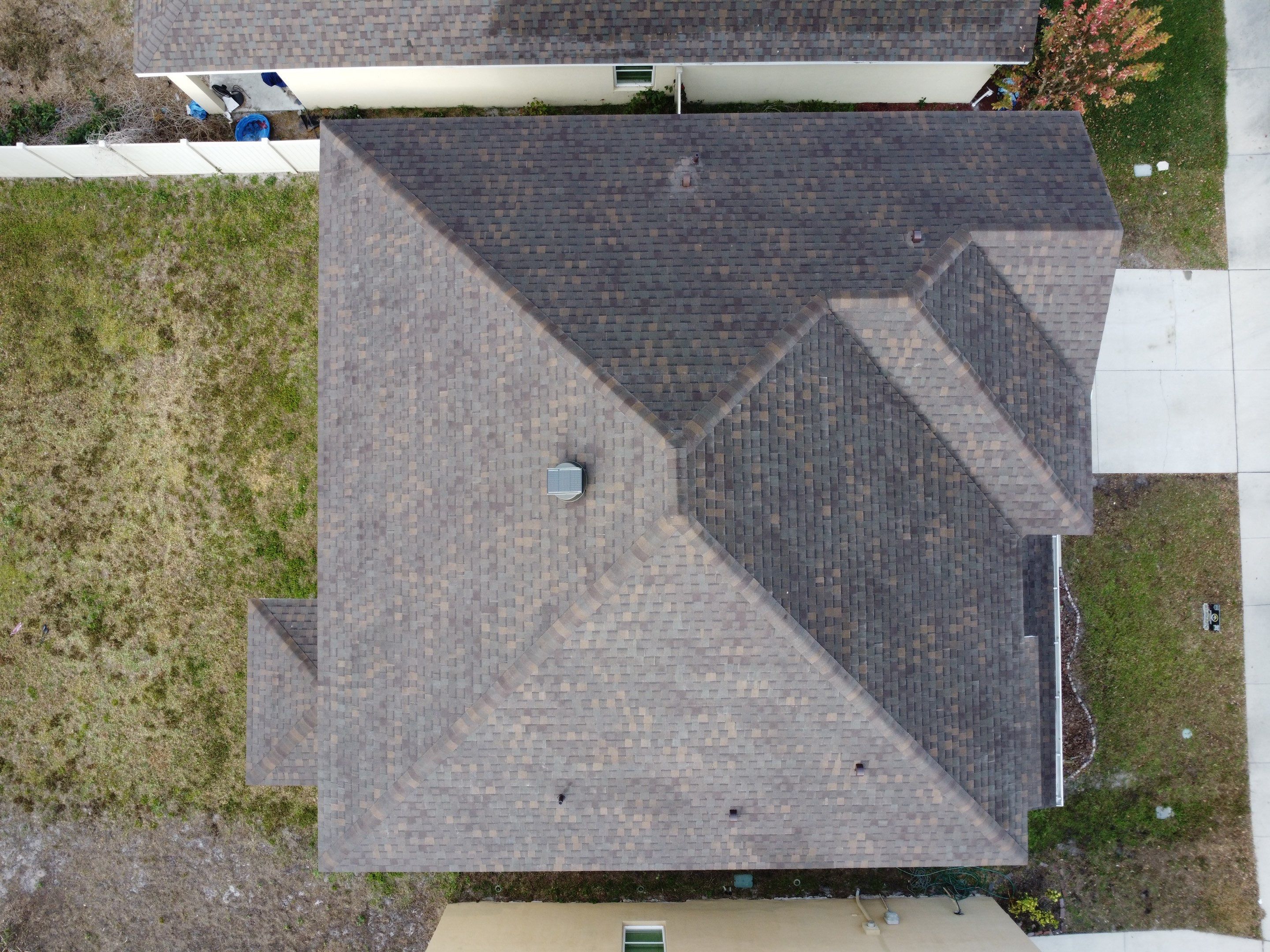 Roof replacement in Wimauma, FL by Steadfast Roofing 