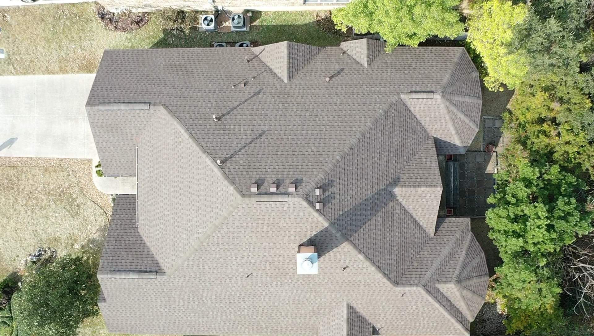 Residential Roof Replacement using Pinnacle Pristine 30 Year Laminate Shingles by Premier Roofing and Contracting