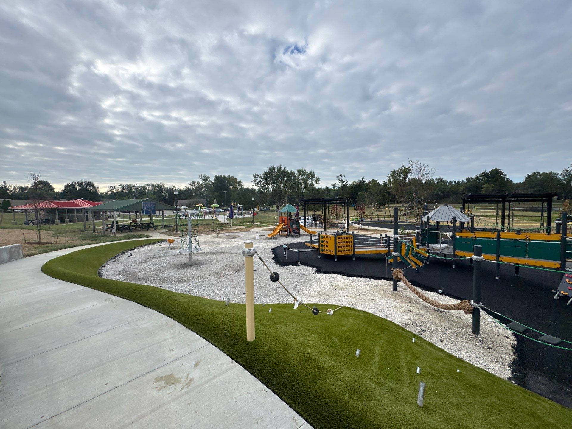City Lake Park by ForeverLawn NEIN/INDY