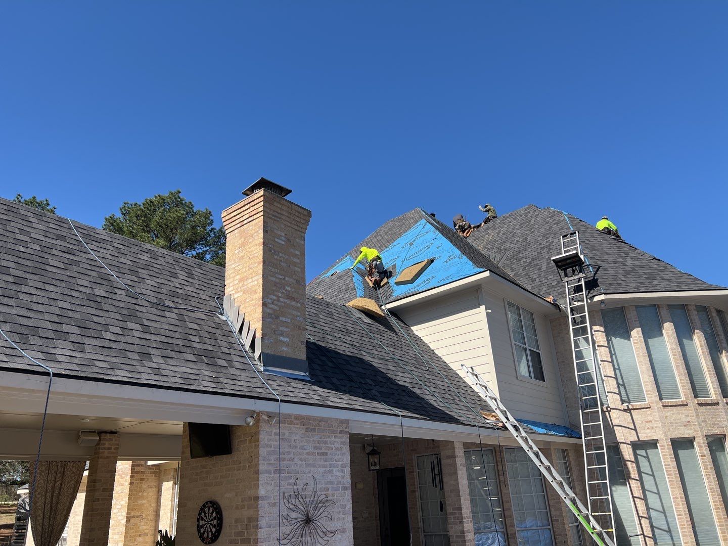 Landmark Moire Black by First Out Roofing 